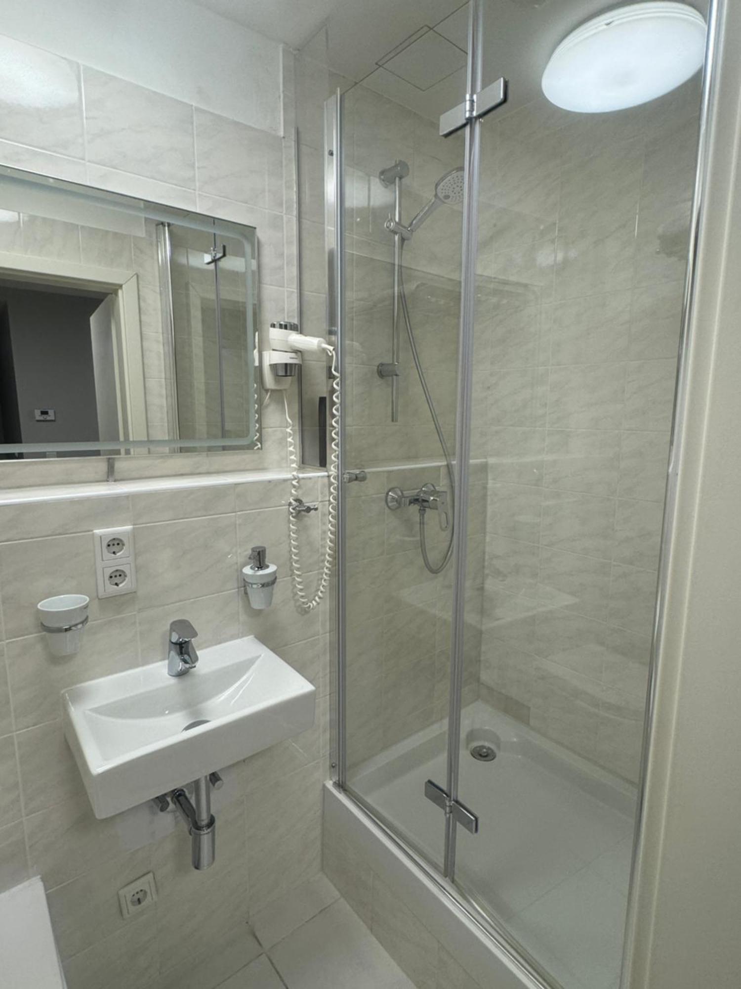 Studio Apartment Am Hauptbahnhof N2 Núremberg Exterior foto