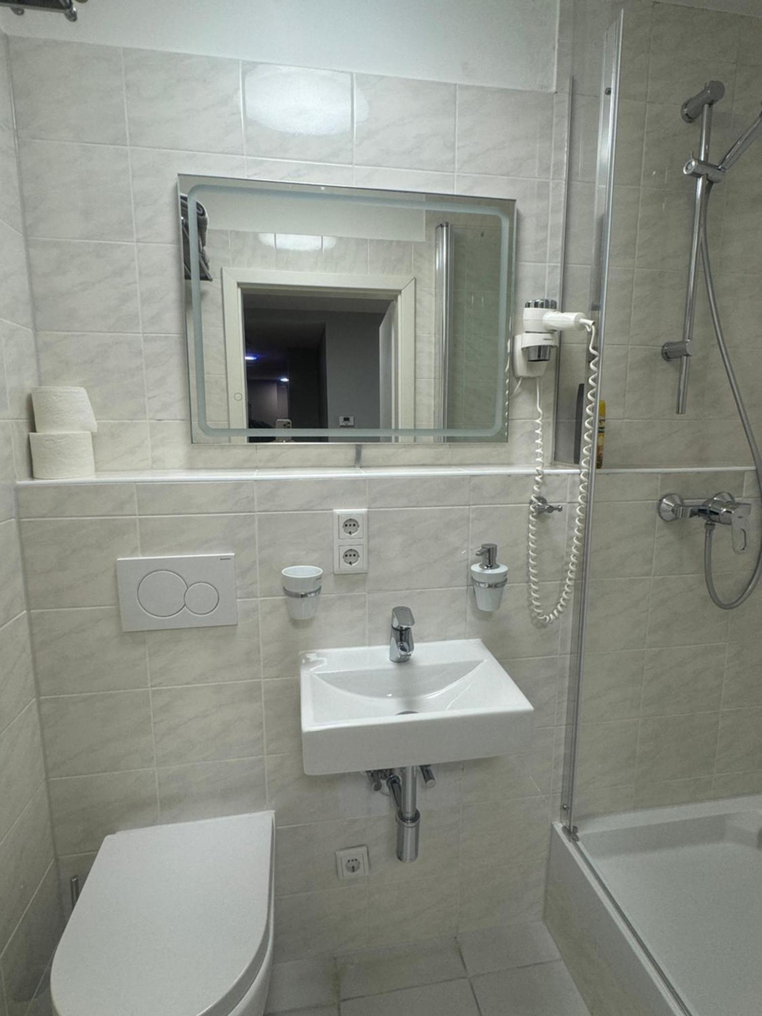 Studio Apartment Am Hauptbahnhof N2 Núremberg Exterior foto